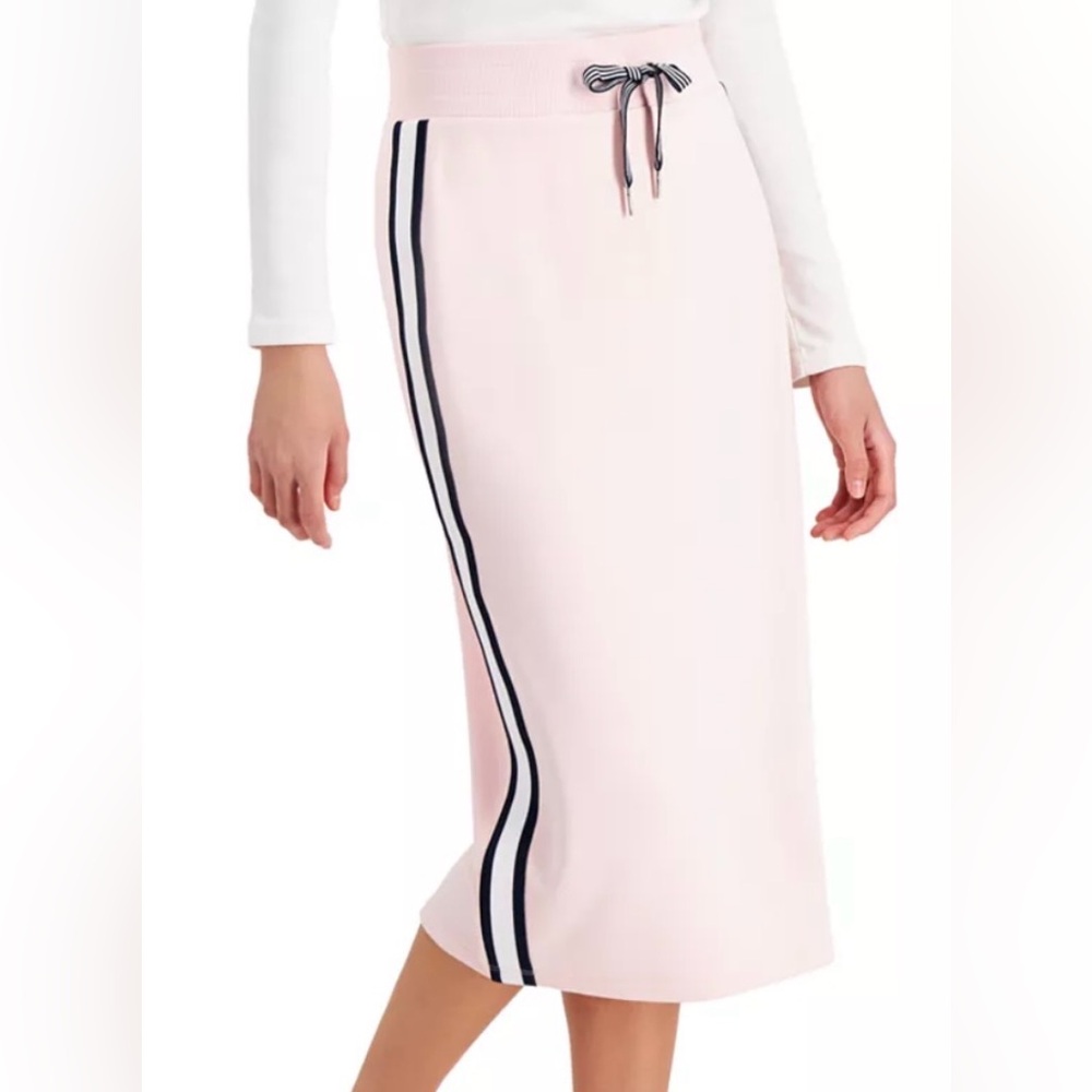 NEW Tommy Hilfiger Pink Sneaker Skirt in size is super slimming wi/ side stripes